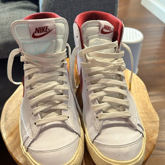 Nike Blazer Mid ‘77 - Picture 2 of 6